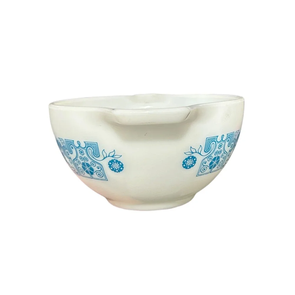 Pyrex Horizon Blue 441 Cinderella Mixing Bowl 1.5 Pint White Turquoise Vintage
